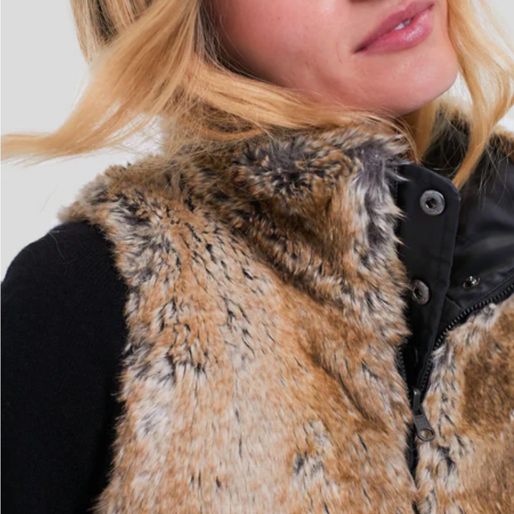 Tuckernuck Emilia Wax Fur Reversible Vest size M only worn once - Picture 6 of 6